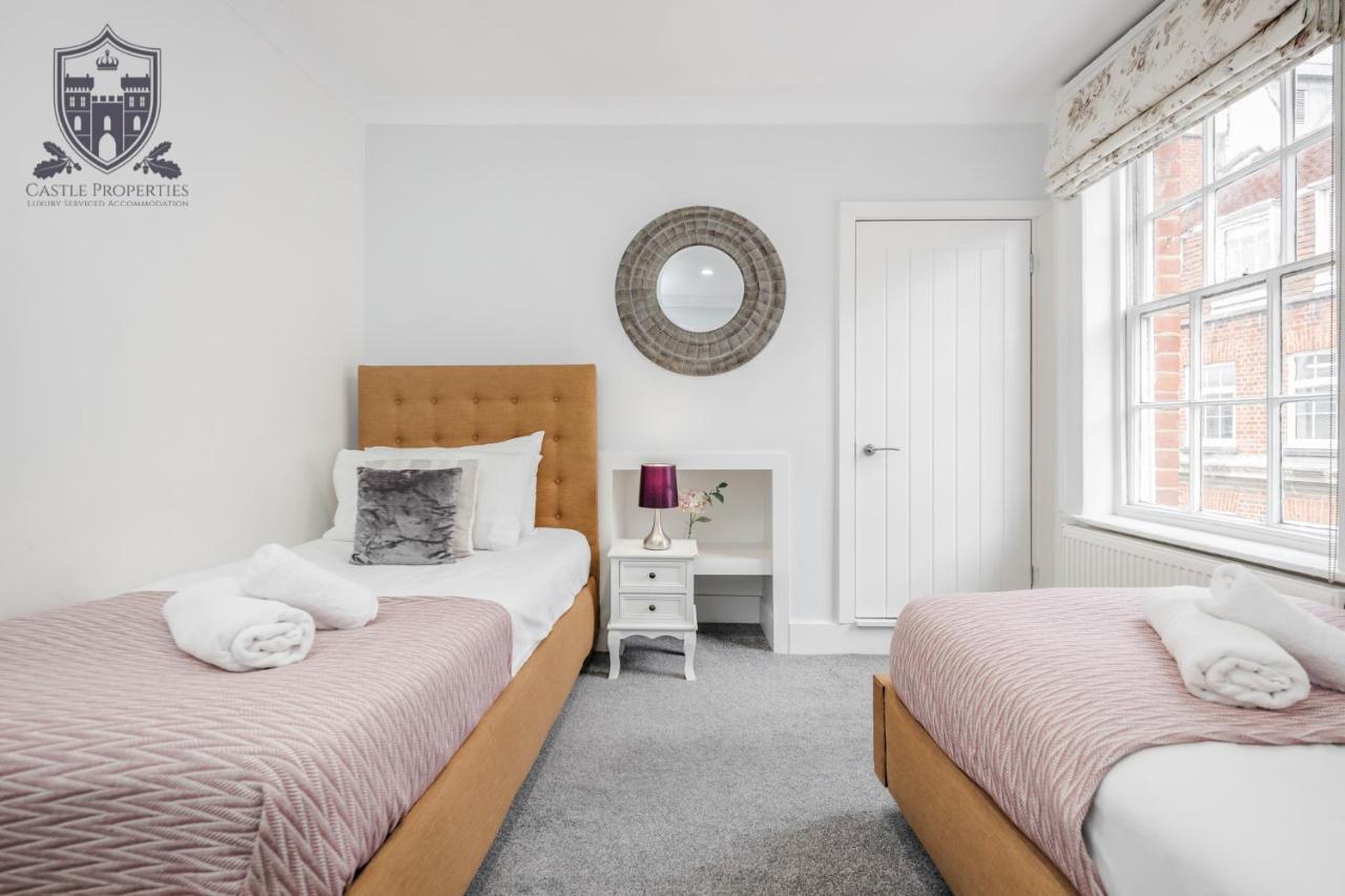 Castle Properties: The Sovereign 5 Bed Town House Windsor Extérieur photo