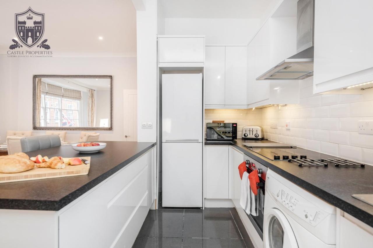 Castle Properties: The Sovereign 5 Bed Town House Windsor Extérieur photo