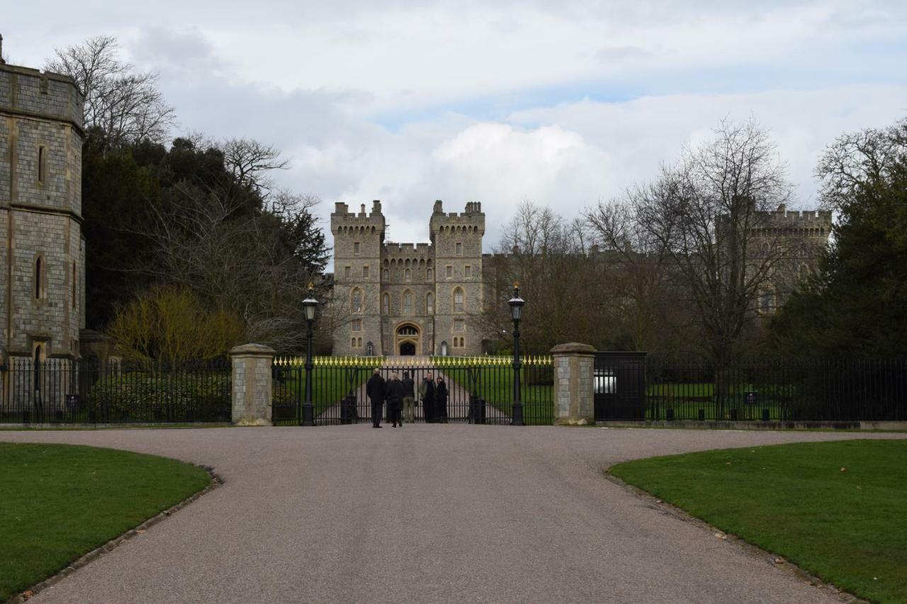 Castle Properties: The Sovereign 5 Bed Town House Windsor Extérieur photo