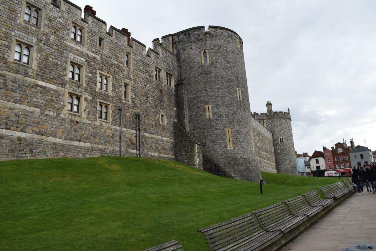 Castle Properties: The Sovereign 5 Bed Town House Windsor Extérieur photo